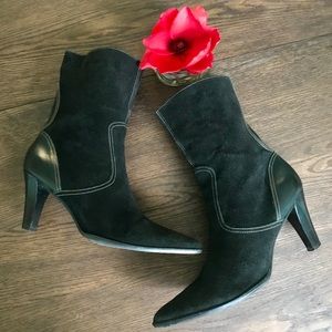 Unisa Black Suede & Leather Zip up Booties w/heel